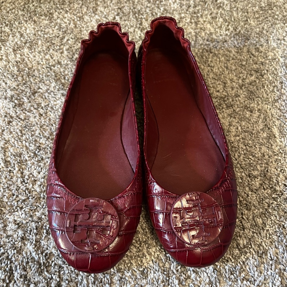 Elegant Burgundy Flats